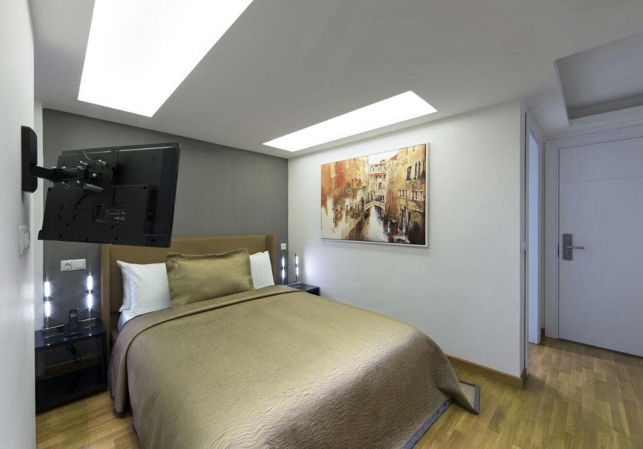The Place Suites By Cey Istanboel Buitenkant foto