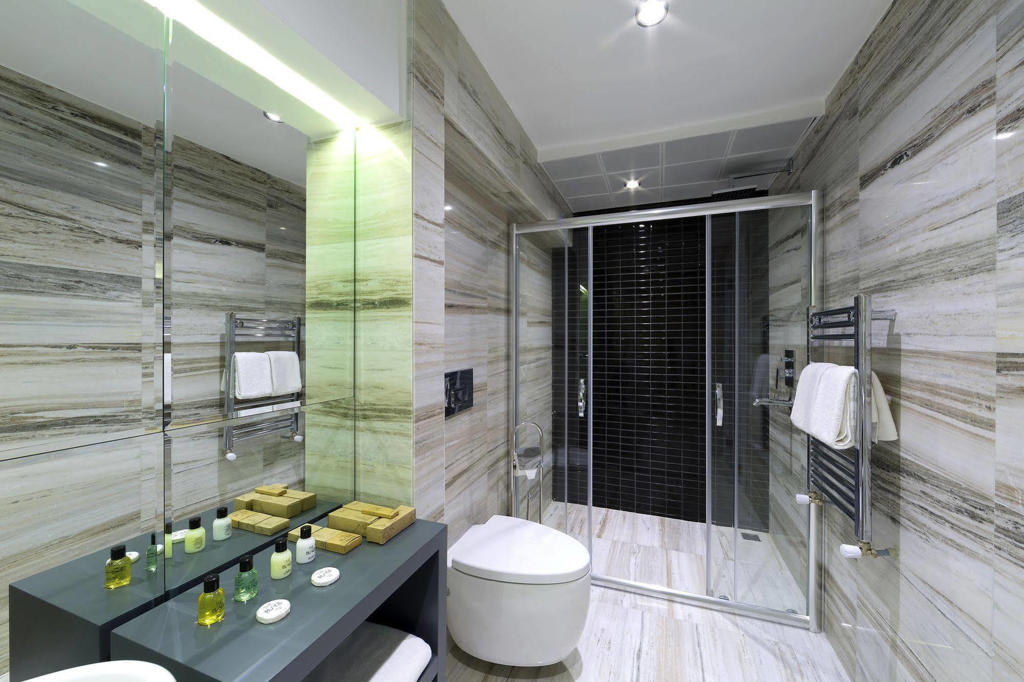 The Place Suites By Cey Istanboel Buitenkant foto